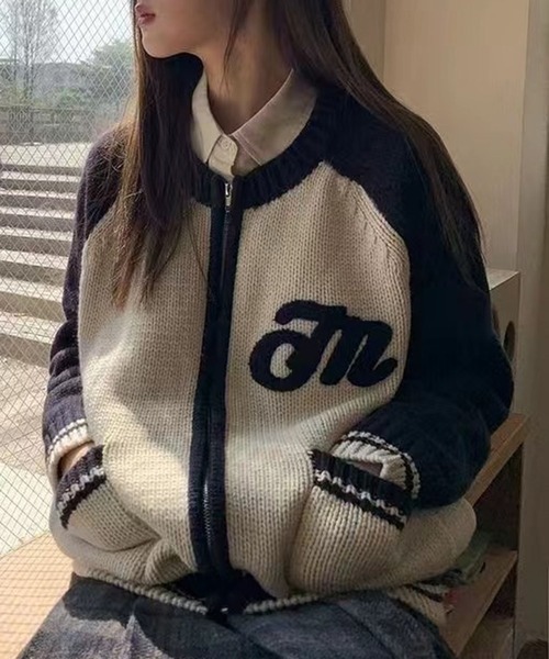 LYEON（リヨン）の「サガラ刺繍ジップアップニットブルゾン/ノーカラー配色ニットカーディガン（ブルゾン・レディース・ブラウン/ネイビー・FREE）」の3枚目の写真