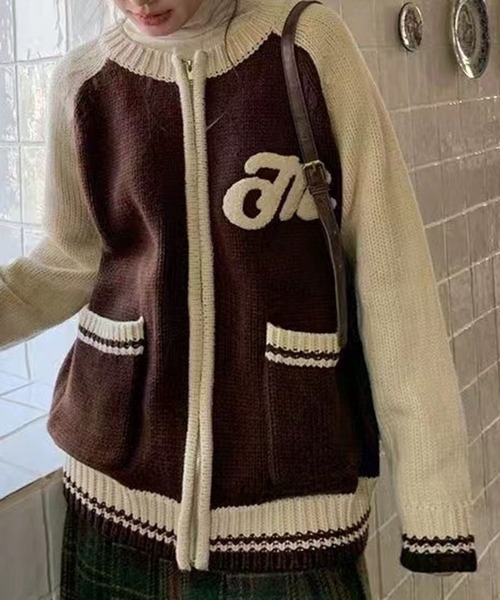 LYEON（リヨン）の「サガラ刺繍ジップアップニットブルゾン/ノーカラー配色ニットカーディガン（ブルゾン・レディース・ブラウン/ネイビー・FREE）」の7枚目の写真