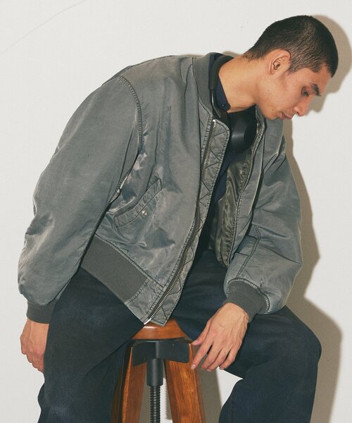JOURNAL STANDARD（ジャーナルスタンダード）の「オーバーフィット ボンバーブルゾン（MA-1・メンズ・ブラック/カーキ/ブラウン・MEDIUM/LARGE）」の3枚目の写真