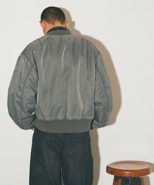 JOURNAL STANDARD（ジャーナルスタンダード）の「オーバーフィット ボンバーブルゾン（MA-1・メンズ・ブラック/カーキ/ブラウン・MEDIUM/LARGE）」の7枚目の写真