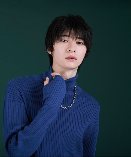 Ellno Loset（エルノロゼット）の「フィンガーホールリブタートルニット（ニット/セーター・メンズ・ブラック/ブルー/ホワイト/レッド・SMALL/MEDIUM/LARGE）」の3枚目の写真