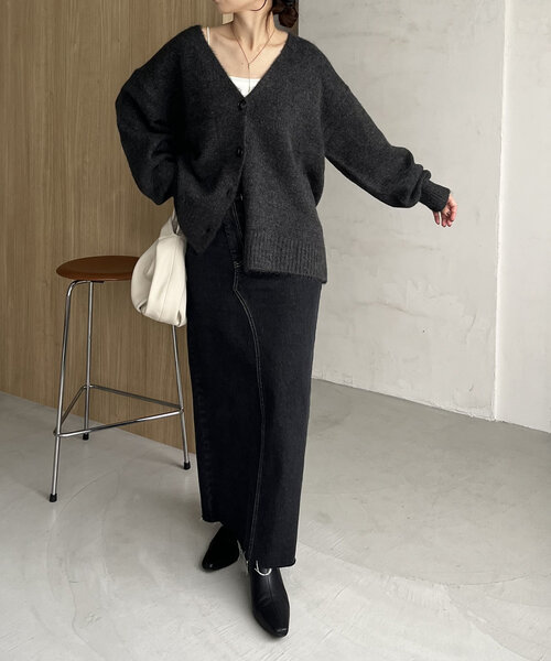 CAPRICIEUX LE'MAGE(カプリシューレマージュ)の「【もちふわシリーズ】もちふわVカーディガン(カーディガン/ボレロ・レディース・チャコールグレー/ブラウン/ベージュ/アイボリー・FREE)」の12枚目の写真