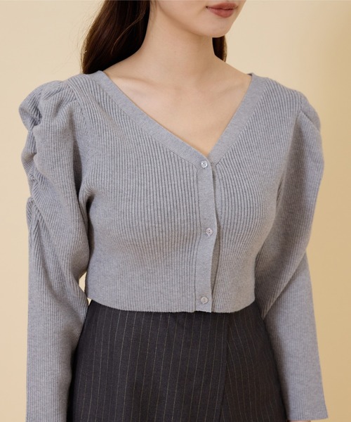 REDYAZEL（レディアゼル）の「ボリュームショルダーリブカーディガン（カーディガン/ボレロ・レディース・ブラウン/ブラック/グレー・FREE）」の17枚目の写真