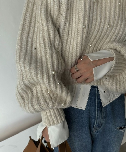 volume sleeve pearl studs short knit（ニット/セーター）｜WILLFULLY 
