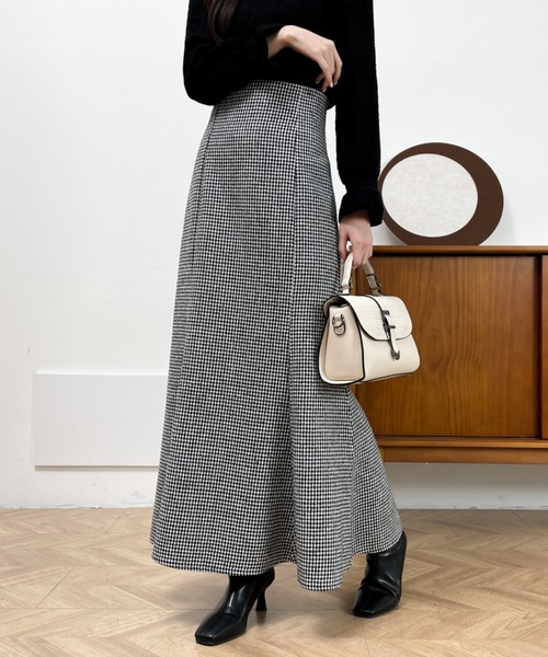 emi+（エミプラス）の「ハイウエストバックレースアップ千鳥柄マーメイドスカート（スカート・レディース・ブラック系その他/ブラウン系その他・M/L/S）」の2枚目の写真