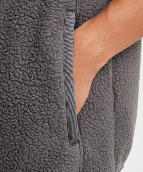 NIKE（ナイキ）の「ナイキ スポーツウェア クラブ メンズ ウィンタライズド ベスト / Nike Sportswear Club Men's Winterized Vest FZ0895-068 Iron Grey（ベスト・メンズ・グレー系その他・S/M/L/2XL/XL）」の6枚目の写真