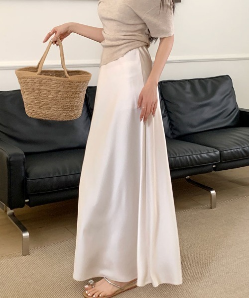 FREE STYLISTS（フリー スタイリスト）の「YUGA_YGMC　サテンマーメイドロングスカート（スカート・レディース・シャンパン/ブラック/オフホワイト・S/L/M）」の7枚目の写真
