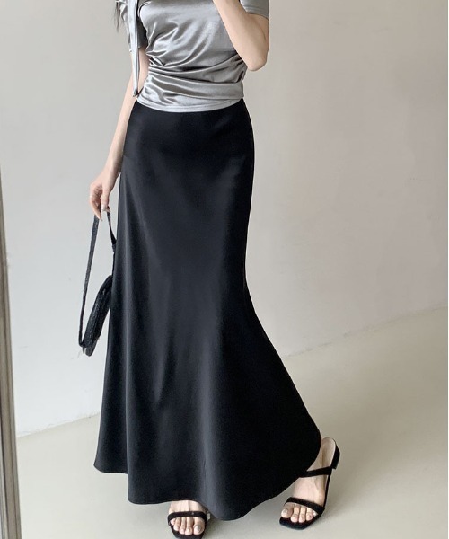 FREE STYLISTS（フリー スタイリスト）の「YUGA_YGMC　サテンマーメイドロングスカート（スカート・レディース・シャンパン/ブラック/オフホワイト・S/L/M）」の10枚目の写真