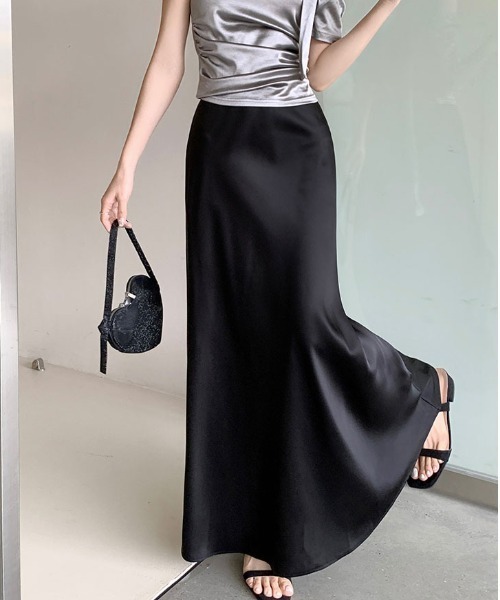 FREE STYLISTS（フリー スタイリスト）の「YUGA_YGMC　サテンマーメイドロングスカート（スカート・レディース・シャンパン/ブラック/オフホワイト・S/L/M）」の11枚目の写真