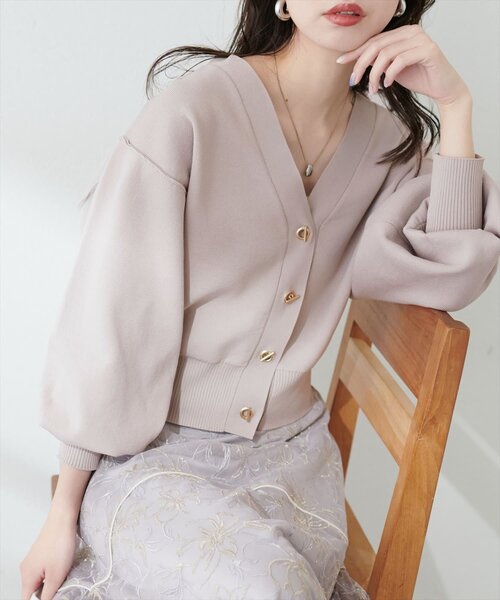 natural couture(ナチュラルクチュール)の「プチプラハトメバー釦カーデ(カーディガン/ボレロ・レディース・ライトグレー/ラベンダー/ネイビー/グレイッシュベージュ/サックスブルー/ブラック/チャコールグレー/アイボリー・FREE)」の6枚目の写真