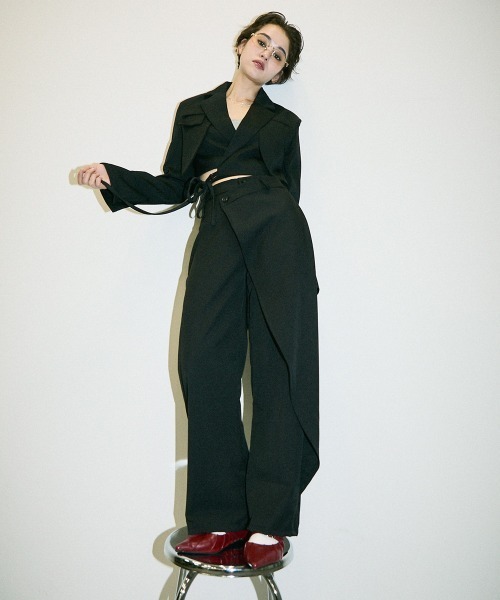 Clum(クルム)の「asymmetry wrap slacks pants / アシンメトリーラップスラックスパンツ(スラックス・レディース・ブラック/ブラウン・SMALL/MEDIUM)」の11枚目の写真