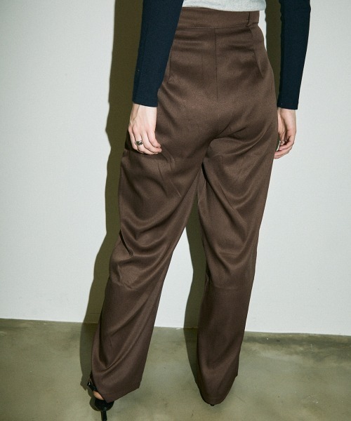Clum(クルム)の「asymmetry wrap slacks pants / アシンメトリーラップスラックスパンツ(スラックス・レディース・ブラック/ブラウン・SMALL/MEDIUM)」の14枚目の写真