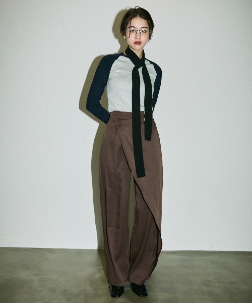 Clum(クルム)の「asymmetry wrap slacks pants / アシンメトリーラップスラックスパンツ(スラックス・レディース・ブラック/ブラウン・SMALL/MEDIUM)」の17枚目の写真