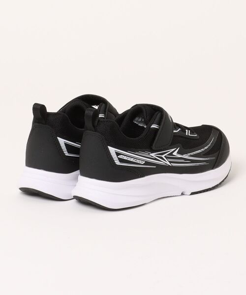 瞬足（シュンソク）の「【瞬足】防水設計スクールスニーカー（スニーカー・キッズ・ブルー/ブラック/ブラック×ブラック/ホワイト×ホワイト・19.0cm/20.0cm/21.0cm/21.5cm/22.0cm/22.5cm/23.0cm/23.5cm/24.0cm/24.5cm/25.0cm）」の5枚目の写真