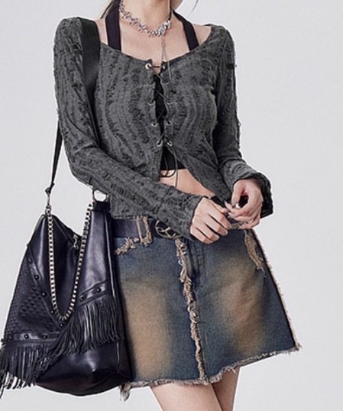 lilful(リルフル)の「【セットアイテム】ホルターネックキャミ グランジダメージレースアップカットソーカーディガン(Tシャツ/カットソー・レディース・ダークグレー・S/M/L)」の2枚目の写真