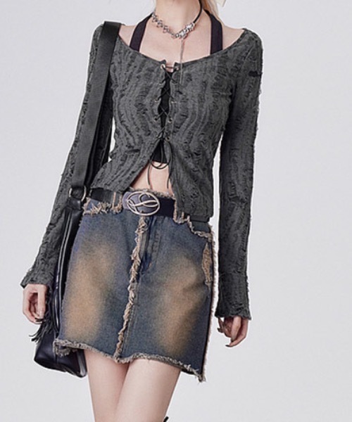 lilful(リルフル)の「【セットアイテム】ホルターネックキャミ グランジダメージレースアップカットソーカーディガン(Tシャツ/カットソー・レディース・ダークグレー・S/M/L)」の3枚目の写真