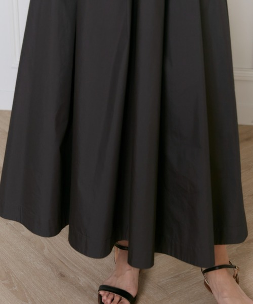 INED（イネド）の「タフタロングタックスカート（スカート・レディース・チャコールグレー/ベージュ・9号/11号/7号）」の9枚目の写真