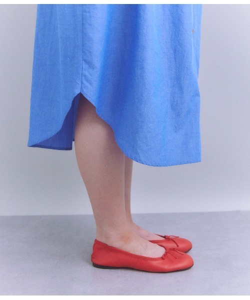 SIPULI（シプリ）の「Slab Yarn Cotton Lawn ボリュームシャツドレス（ワンピース・レディース・ブルー/ホワイト・2）」の4枚目の写真