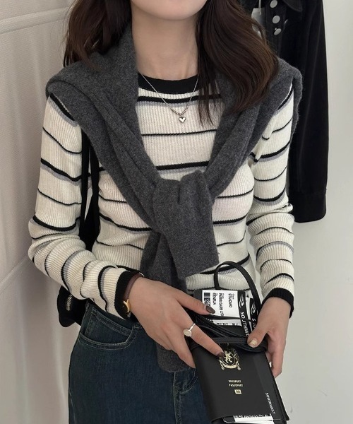 Vipoa(ヴィポア)の「カラーボーダーリブトップス(Tシャツ/カットソー・レディース・ベージュ/グレー/ブラウン/アイボリー・FREE)」の1枚目の写真