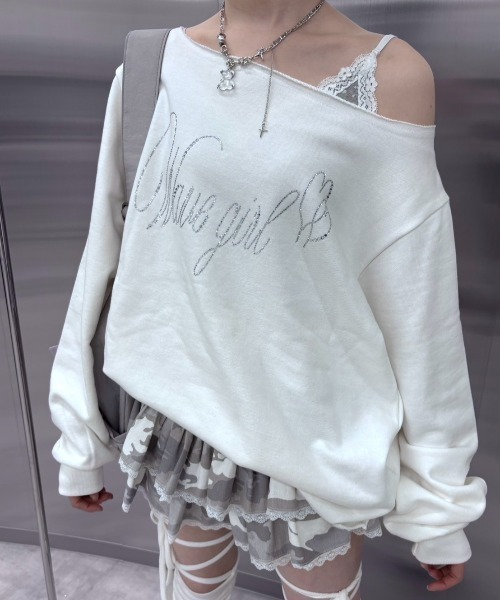 Never mind the XU / Chikashitsu+(ネバーマインド ザ エックスユー / チカシツプラス)の「【nmtc+】one shoulder beads sweat shirts / 【エヌエムティーシープラス】ワンショルダービーズ長袖スウェット トレーナー(スウェット・レディース・ホワイト/グレー/ブラック・ONE SIZE)」の19枚目の写真