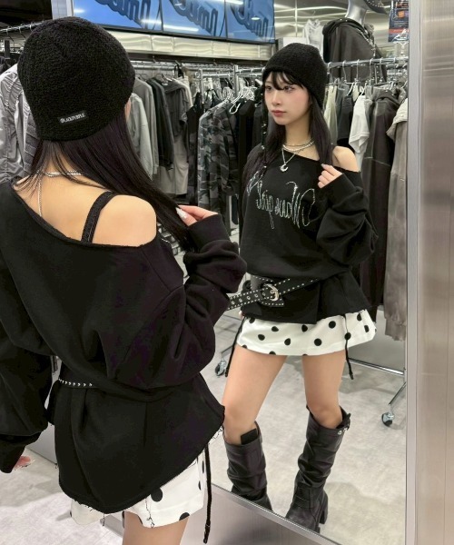 Never mind the XU / Chikashitsu+(ネバーマインド ザ エックスユー / チカシツプラス)の「【nmtc+】one shoulder beads sweat shirts / 【エヌエムティーシープラス】ワンショルダービーズ長袖スウェット トレーナー(スウェット・レディース・ホワイト/グレー/ブラック・ONE SIZE)」の16枚目の写真