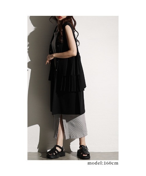 Sawa a la mode(サワアラモード)の「アシンメトリー異素材プリーツジレジャケット(ノーカラージャケット・レディース・ブラック・FREE)」の14枚目の写真