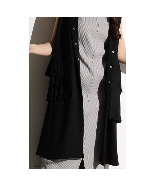 Sawa a la mode(サワアラモード)の「アシンメトリー異素材プリーツジレジャケット(ノーカラージャケット・レディース・ブラック・FREE)」の17枚目の写真
