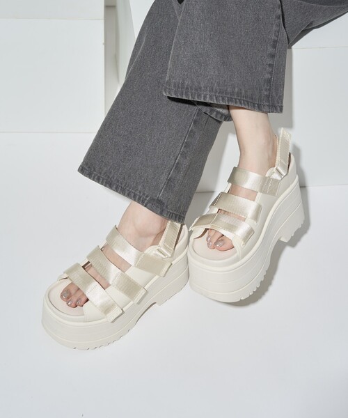 限定展開 UGG/アグ W GOLDENRISE/ゴールデンライズ（サンダル