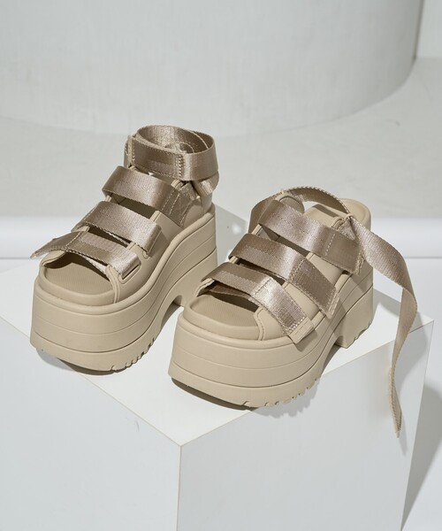 限定展開 UGG/アグ W GOLDENRISE/ゴールデンライズ（サンダル