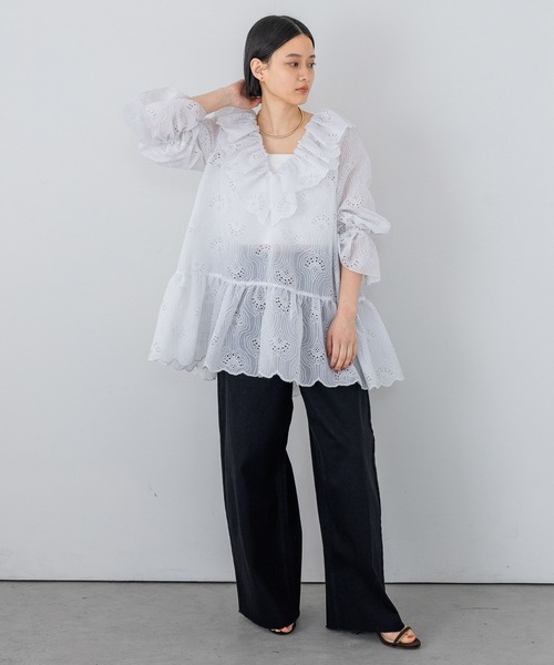 A part by(アパートバイ)の「エンブロイダリーフリルワンピース(チュニック・レディース・ブラック/オフホワイト・FREE)」の3枚目の写真