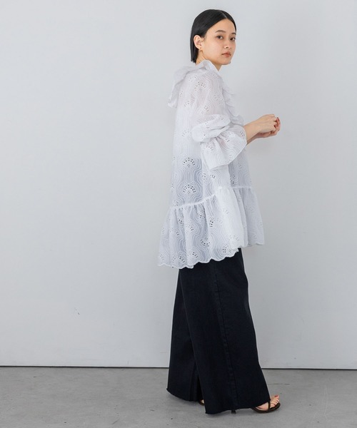 A part by(アパートバイ)の「エンブロイダリーフリルワンピース(チュニック・レディース・ブラック/オフホワイト・FREE)」の4枚目の写真