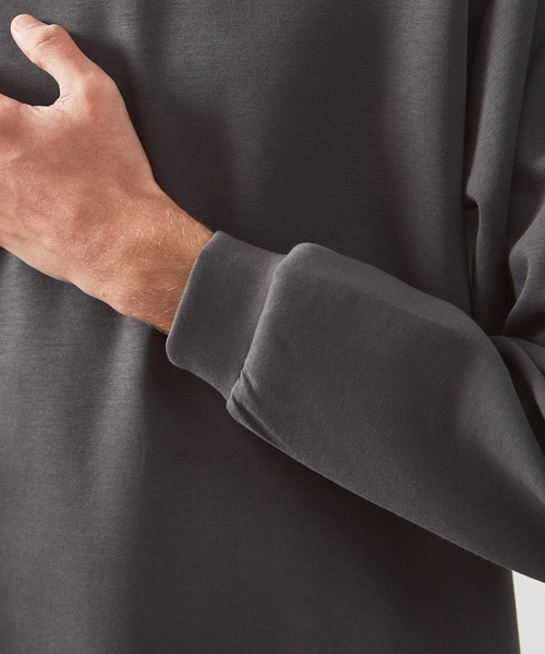 ABAHOUSE（アバハウス）の「【インバーテッドプリーツ】 ダンボールニット プルオーバー/クルーネック スウェット（スウェット・メンズ・チャコールグレー/グレイッシュベージュ/オレンジ・44/48/46）」の10枚目の写真