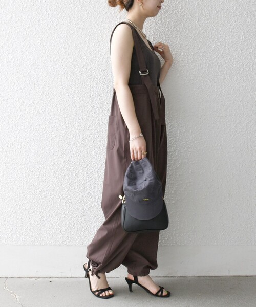 SHIPS any（シップス エニィ）の「SHIPS any:〈洗濯機可能〉ドロスト ワイド サロペット × ノースリーブ TEE セット（サロペット/オーバーオール・レディース・ブラック/ブラウン/ベージュ・ONE SIZE）」の15枚目の写真