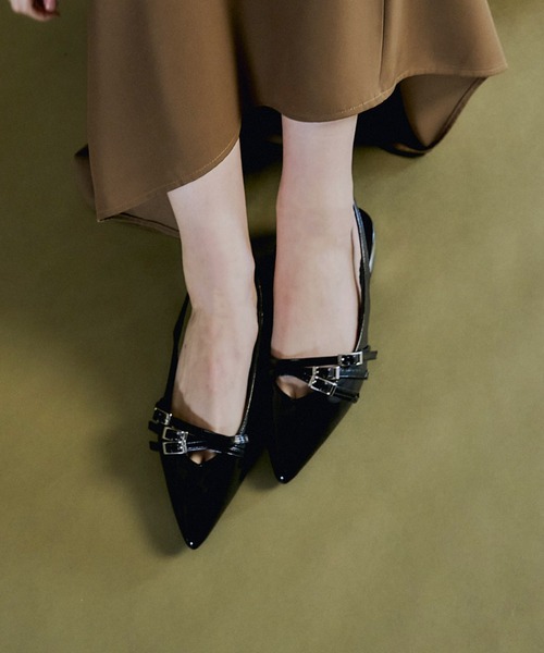 et.UNiVER(エトユニベール)の「strap overlay pumps(パンプス・レディース・レッド/シルバー/ブラック/ゴールド・LL/S/M/L)」の2枚目の写真