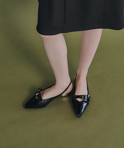 et.UNiVER(エトユニベール)の「strap overlay pumps(パンプス・レディース・レッド/シルバー/ブラック/ゴールド・LL/S/M/L)」の17枚目の写真