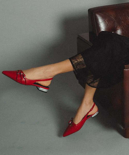 et.UNiVER(エトユニベール)の「strap overlay pumps(パンプス・レディース・レッド/シルバー/ブラック/ゴールド・LL/S/M/L)」の8枚目の写真