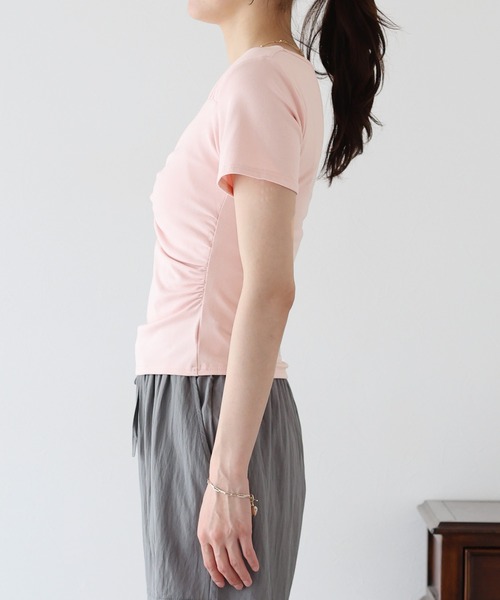 BLUEEAST(ブルーイースト)の「半袖ハートネックギャザーTシャツ(Tシャツ/カットソー・レディース・ブラック/ホワイト/ピンク・MEDIUM)」の19枚目の写真