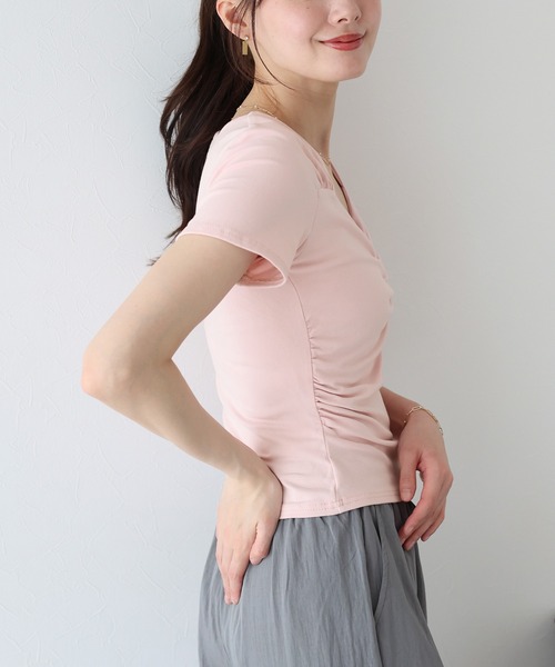 BLUEEAST(ブルーイースト)の「半袖ハートネックギャザーTシャツ(Tシャツ/カットソー・レディース・ブラック/ホワイト/ピンク・MEDIUM)」の9枚目の写真