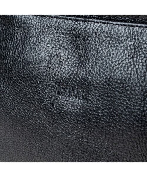 CALEE（キャリー）の「STUDS LEATHER SHOULDER BAG ＜INTERNAL FLEX FRAME TYPE＞（ショルダーバッグ・メンズ・ブラック・FREE）」の5枚目の写真