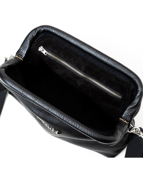 CALEE（キャリー）の「STUDS LEATHER SHOULDER BAG ＜INTERNAL FLEX FRAME TYPE＞（ショルダーバッグ・メンズ・ブラック・FREE）」の6枚目の写真
