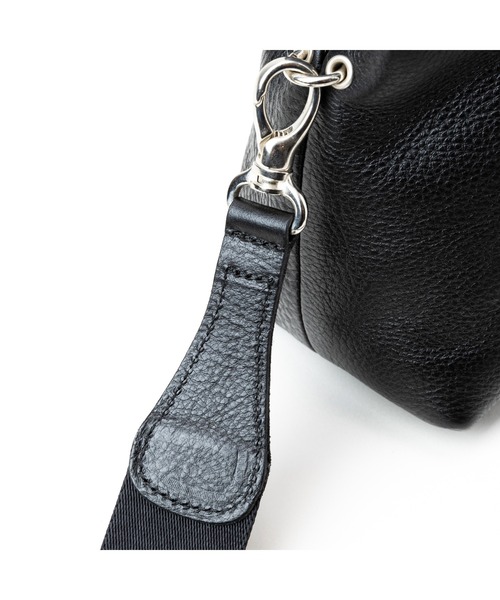 CALEE（キャリー）の「STUDS LEATHER SHOULDER BAG ＜INTERNAL FLEX FRAME TYPE＞（ショルダーバッグ・メンズ・ブラック・FREE）」の7枚目の写真