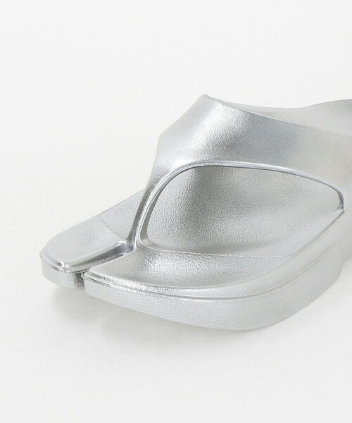 PAES（ペイズ）の「＜PAES＞FLIPFLOP COATING サンダル（サンダル・レディース・シルバー/ダークブラウン/ホワイト・23cm/24cm/25cm）」の18枚目の写真