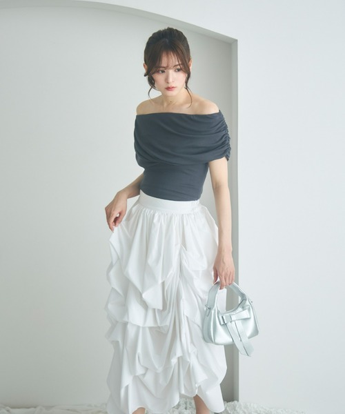 Olu.(オルドット)の「ドレープオフショルダーカットソー(Tシャツ/カットソー・レディース・チャコールグレー/ホワイト/ブラウン・FREE)」の7枚目の写真