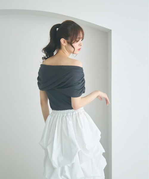 【送料無料/即納】  ドレープオフショルダーカットソー（Tシャツ/カットソー）｜Olu トップス