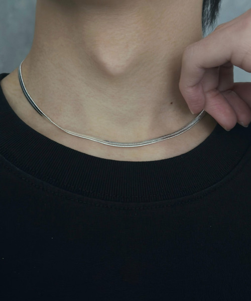 SILVER BULLET(シルバーバレット)の「『SBLT』ユニセックス スネークチェーン チョーカー ネックレス(チョーカー・レディース・シルバー/ゴールド・FREE)」の1枚目の写真