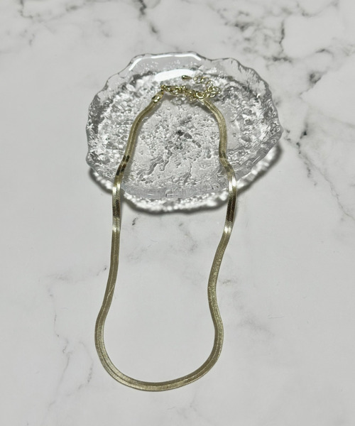 SILVER BULLET(シルバーバレット)の「『SBLT』ユニセックス スネークチェーン チョーカー ネックレス(チョーカー・レディース・シルバー/ゴールド・FREE)」の2枚目の写真