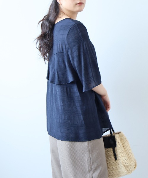 fleur by mint breeze(フルールバイミントブリーズ)の「【接触冷感】【L~5L 大きいサイズ】ドビーチェックバックフリルブラウス 半袖 春夏(シャツ/ブラウス・レディース・ライトグレー/オレンジ/ネイビー・3L/4L/5L/LL/L)」の19枚目の写真