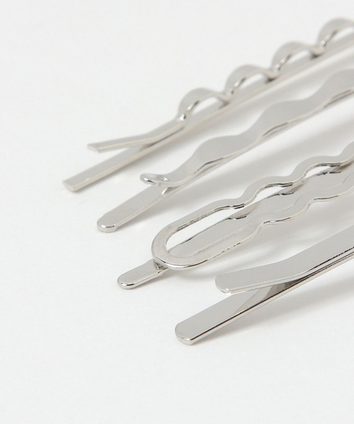 FOREVER 21（フォーエバー トゥエンティーワン）の「4セットヘアピン（ヘアピン・レディース・シルバー・FREE）」の4枚目の写真