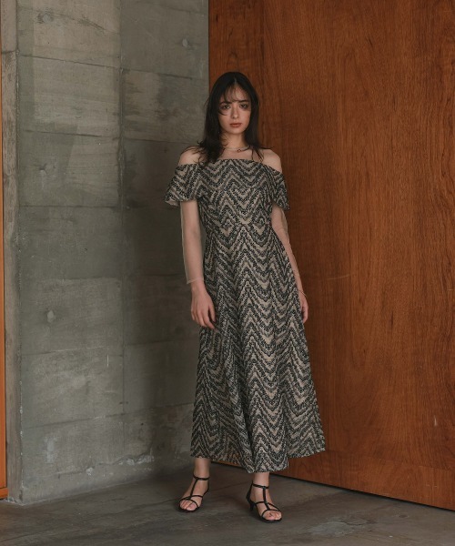 Callarus（カラルス）の「カットブローシェレースデザインワンピースドレス〔Callarus〕（ドレス・レディース・グレー/ベージュ/ブルーグレー・M/LL/L）」の14枚目の写真