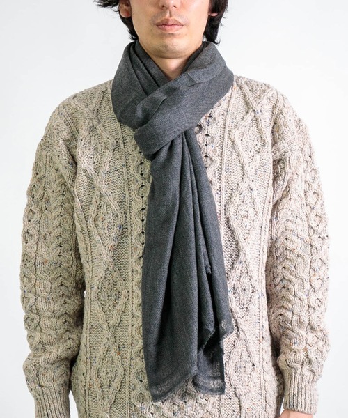 KHATA（カタ）の「[KHATA] CASHMERE MIX STOLE / カシミアウールストール（マフラー・メンズ・ライトブラウン/チャコールグレー・FREE）」の2枚目の写真